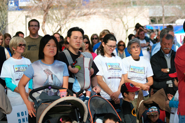 About 500 people gathered at the Sandra Day O’Connor Federal Courthouse in downtown Phoenix Jan. 22 to commemorate the 1973 Supreme Court decision, Roe v. Wade, which guaranteed a woman’s right to abortion. (Ambria Hammel/CATHOLIC SUN)