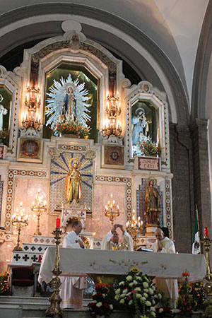 Mass at San Hipólito Church. 