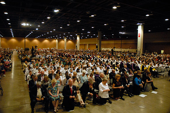 Thousands gather for the Arizona Rosary Celebration Oct. 13 at the Phoenix Convention Center. (Tamara Tirado/CATHOLIC SUN)