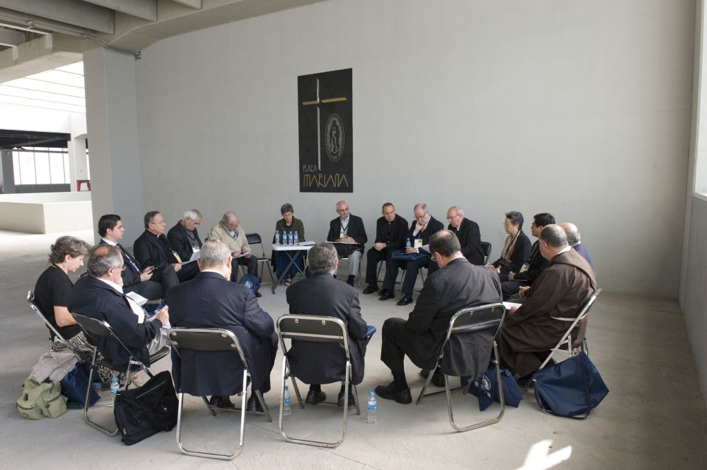 Church leaders attend a small group session Nov. 17 during a meeting on the new evangelization at the Basilica of Our Lady of Guadalupe in Mexico City. The meeting ran Nov. 16-19, allowing participants to discuss how to shape the new evangelization in the Americas. (CNS photo/Tom Serafin, courtesy Knights of Columbus)