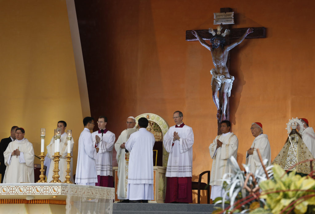 Pope Francis celebrates Mass at Rizal Park in Manila, Philippines, Jan. 18. (CNS photo/Paul Haring)