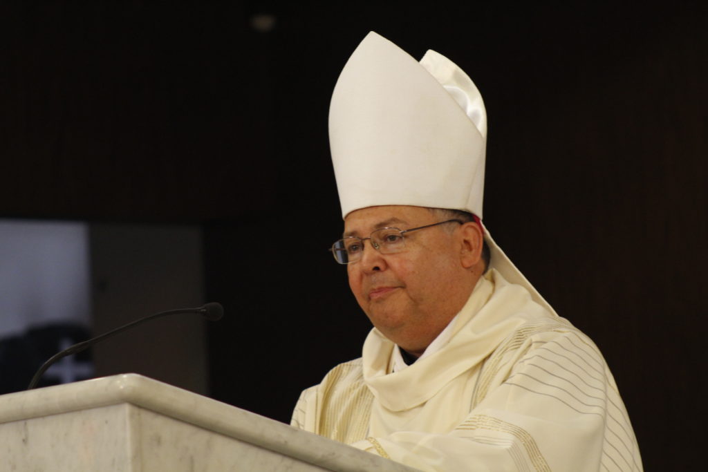 Bishop Eduardo A. Nevares reminded students during  Catholic Schools Week (Ambria Hammel/CATHOLIC SUN)