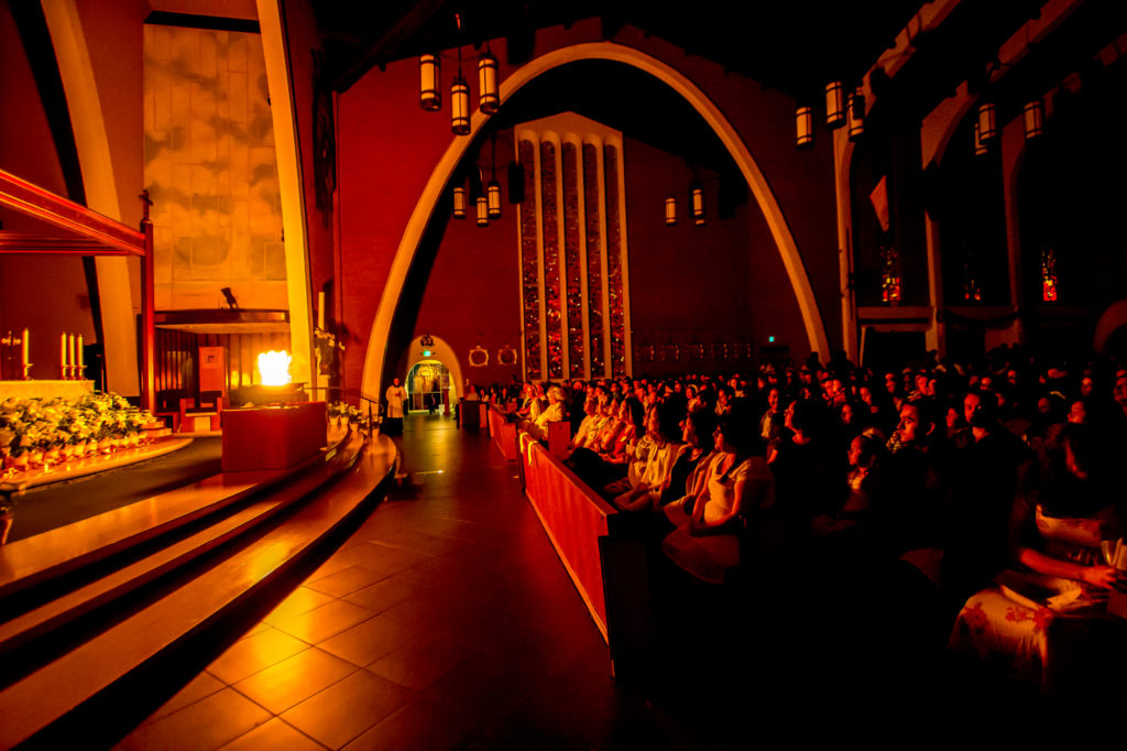 Easter Vigil April 4 at Ss. Simon and Jude Cathedral in Phoenix. (Billy Hardiman/CATHOLIC SUN)