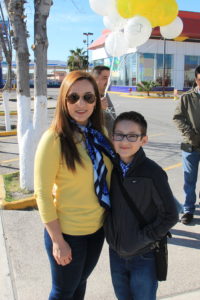 Karla Garcia and her 10-year-old son Edgar crossed the border into Juárez early Wednesday morning to see the pope. (Tony Gutiérrez/CATHOLIC SUN)
