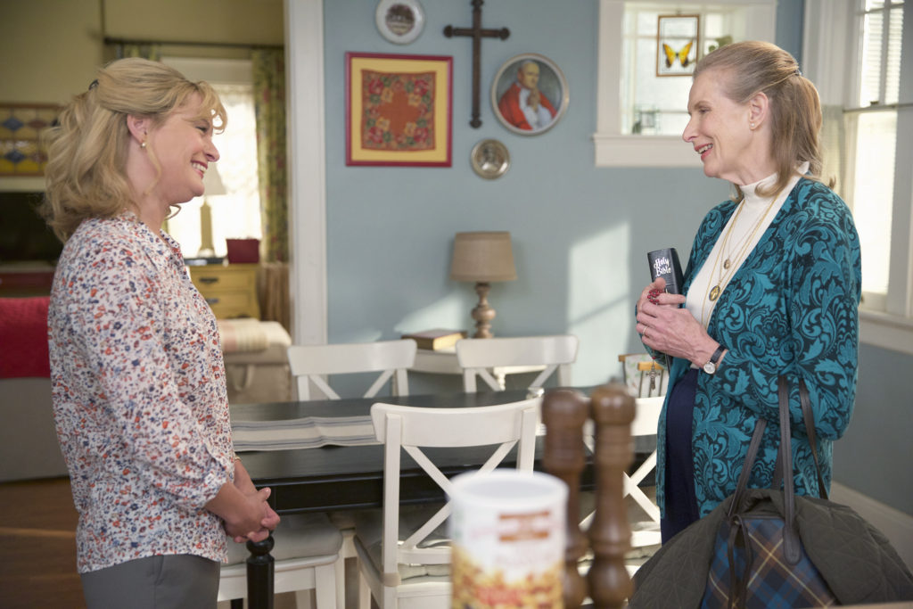 Martha Plimpton and Frances Conroy star in a scene from the ABC-TV sitcom "The Real O'Neals," which premiered March 2 and airs Tuesdays, 8:30-9 p.m. EDT. (CNS photo/Greg Gayne, ABC)