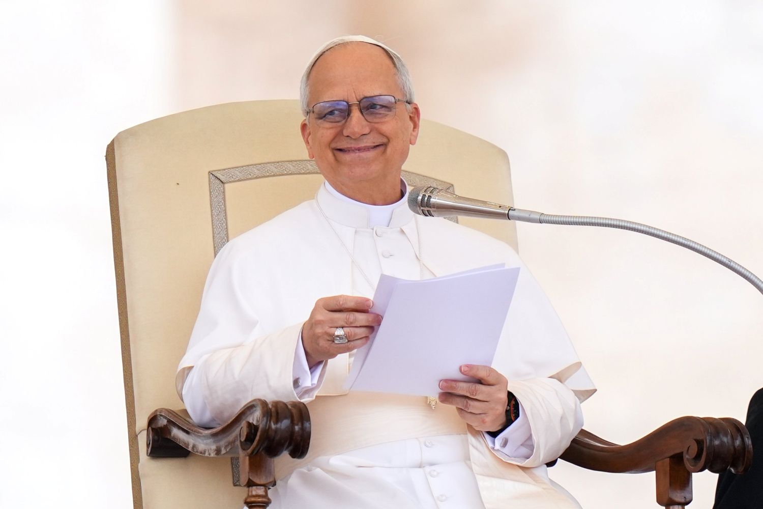 God's love is generous, not calculating, pope says at first audience