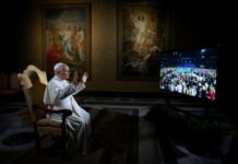 Pope tells U.S. high school students their voice, ideas, faith matter